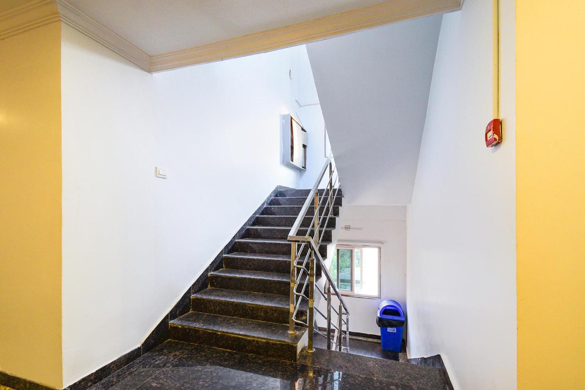 Fabhotel The Cinco Primera - Nr Kbr Park, Banjara Hills Hyderabad Exterior photo