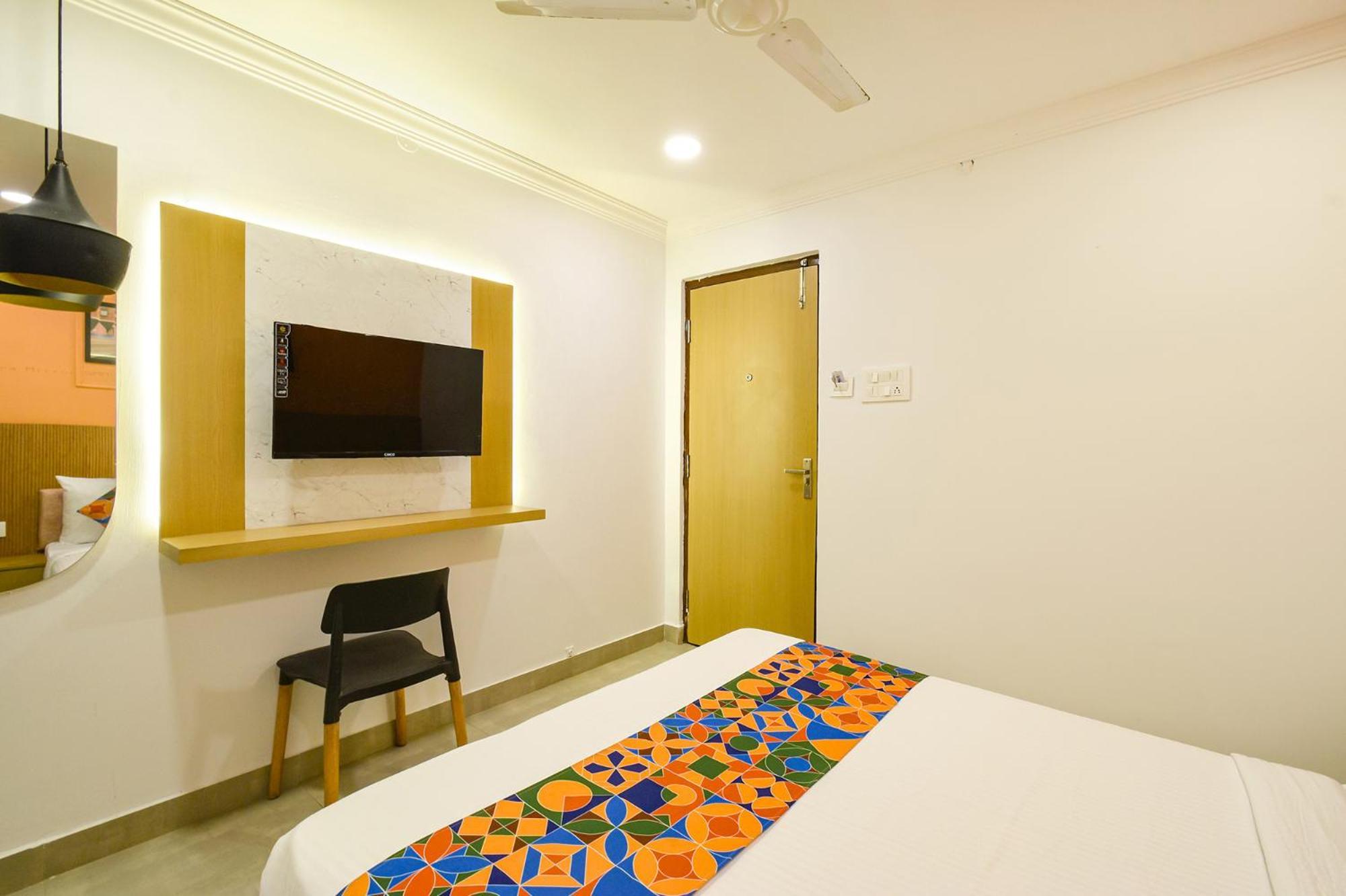 Fabhotel The Cinco Primera - Nr Kbr Park, Banjara Hills Hyderabad Exterior photo