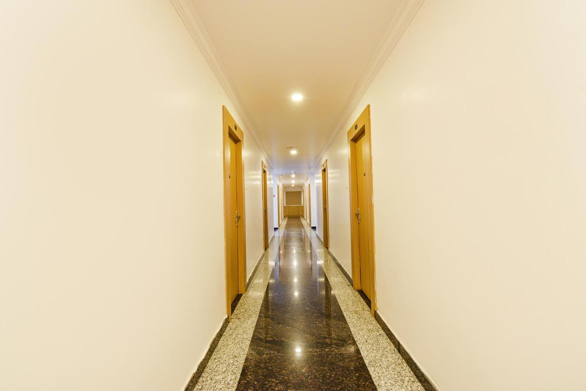 Fabhotel The Cinco Primera - Nr Kbr Park, Banjara Hills Hyderabad Exterior photo